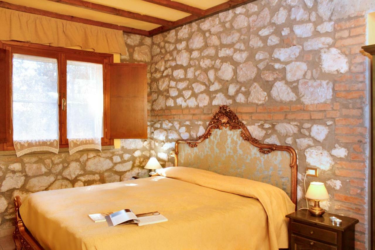 卡斯蒂里昂纳·德拉佩Agriturist Prile别墅 外观 照片