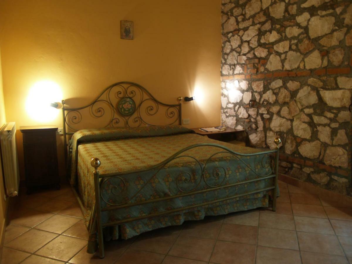 卡斯蒂里昂纳·德拉佩Agriturist Prile别墅 外观 照片